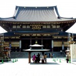 初詣の元祖とされる川崎大師の本堂