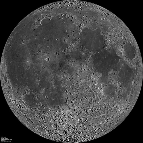640px-Moon_nearside_LRO