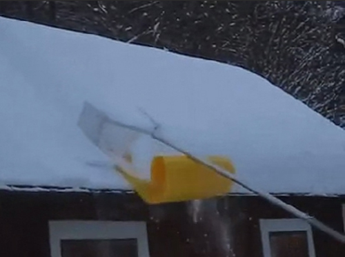 アメリカの屋根の雪下ろし作業が楽しそう 何このハイテクツール ガジェット通信 Getnews