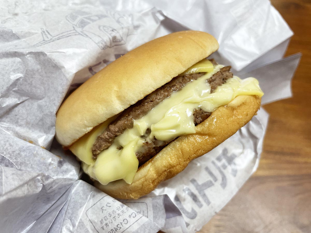 char-exclusive-mcdonalds-new-type-triple-cheeseburger.jpg
