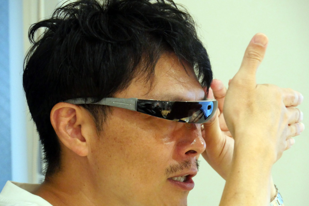 ViXion01はコンタクトもメガネもいらない“次世代メガネ”だと感じた