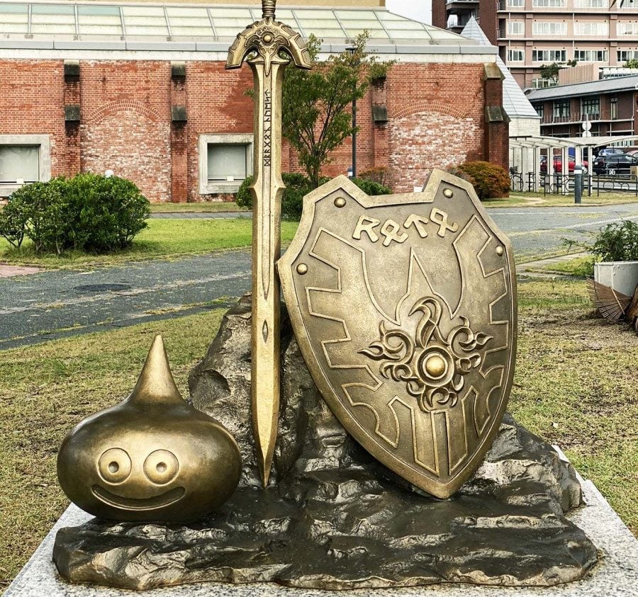 dragon-quest-monument.jpg