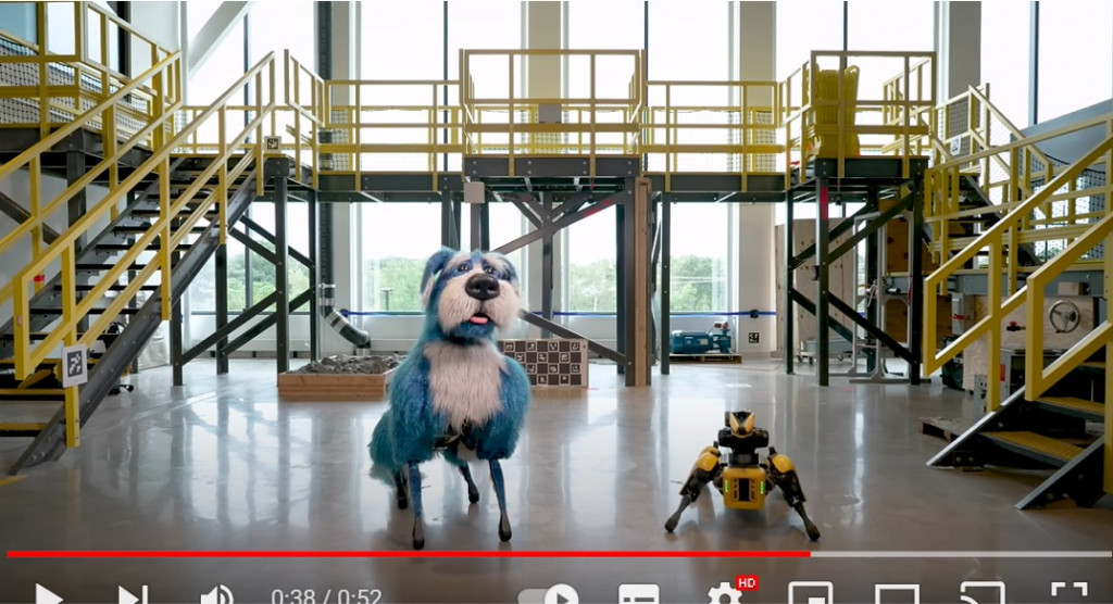 犬らしさを強調したコスチュームでダンスするボストン・ダイナミクスの犬型ロボット