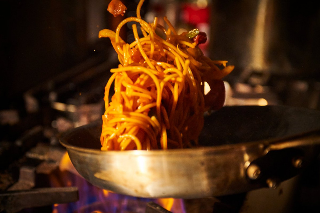スパゲッティーのパンチョ公式が公開した「ナポリタンを調理する画像」が激しくウマそうな件