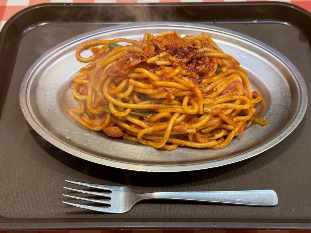 これ食ったことある？ スパゲッティーのパンチョの辛いナポリタン「旨辛ナポ」は実にウマイやつだよ