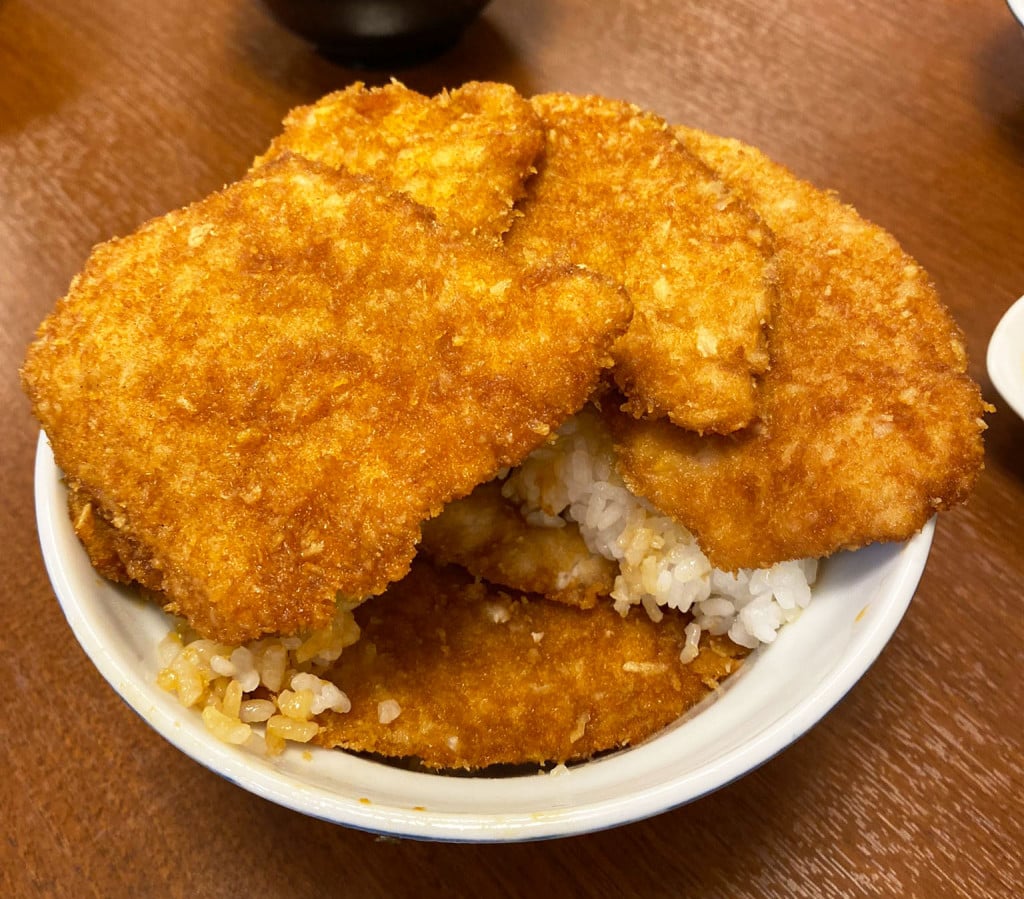DeNA創業者・南場智子さんが食べた「特製カツ丼7枚入り2段重ね」が激しくウマそうな件→