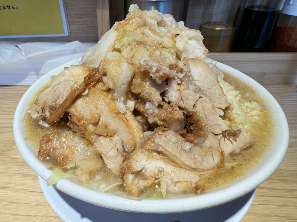 ラーメン二郎インスパイアのラーメン屋ではこうやって食べてごらんなさい