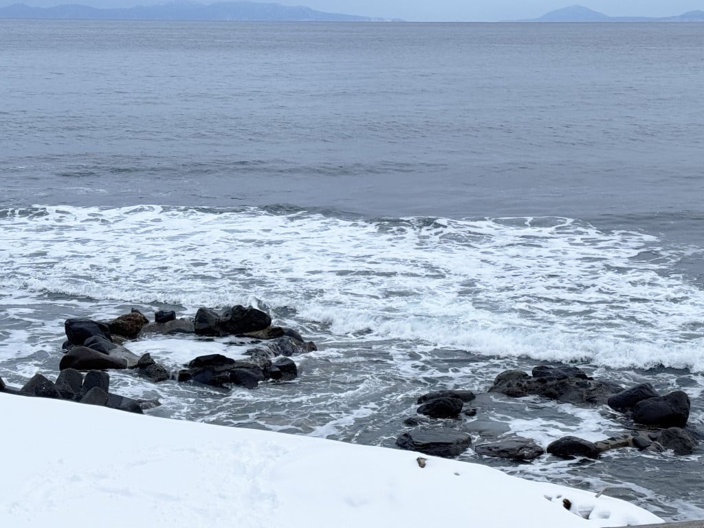 北海道の海に沈む伝説の温泉「瀬石温泉」に行った結果→ 真冬だったため