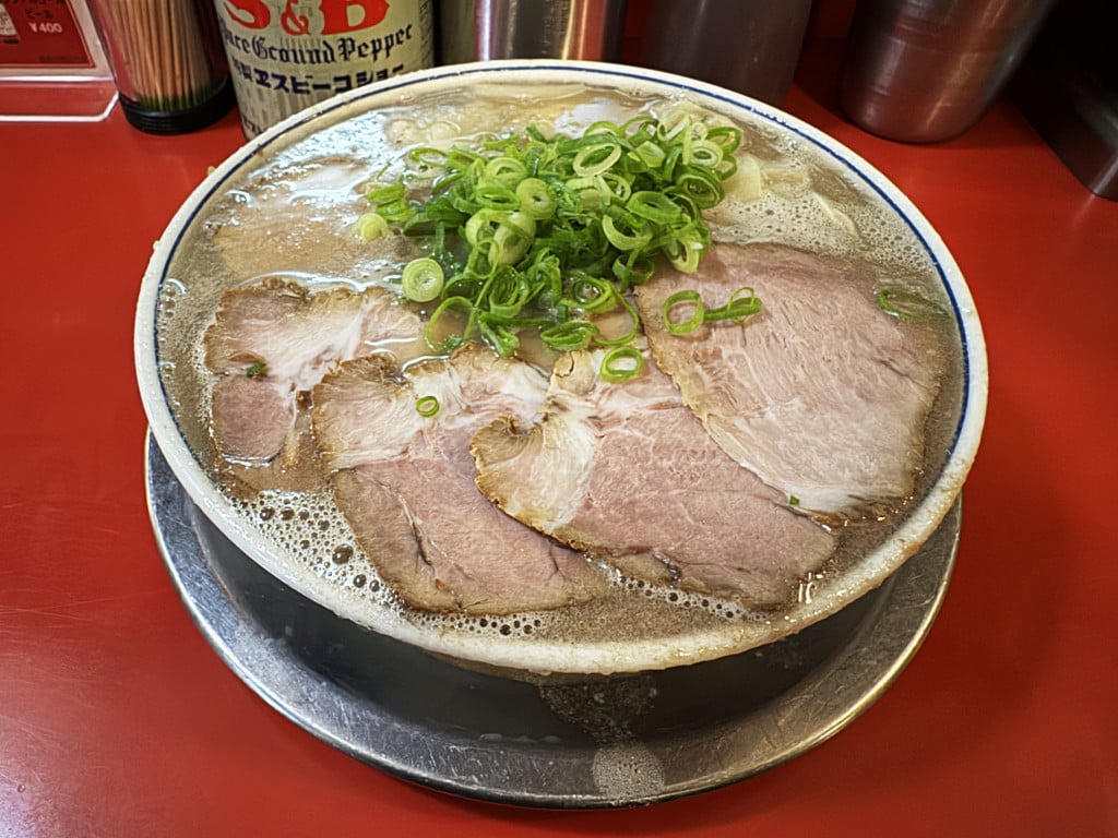 博多ラーメン店『博多だるま総本店』の苦いスープとチャーシューって良すぎない？ 良すぎるよね？