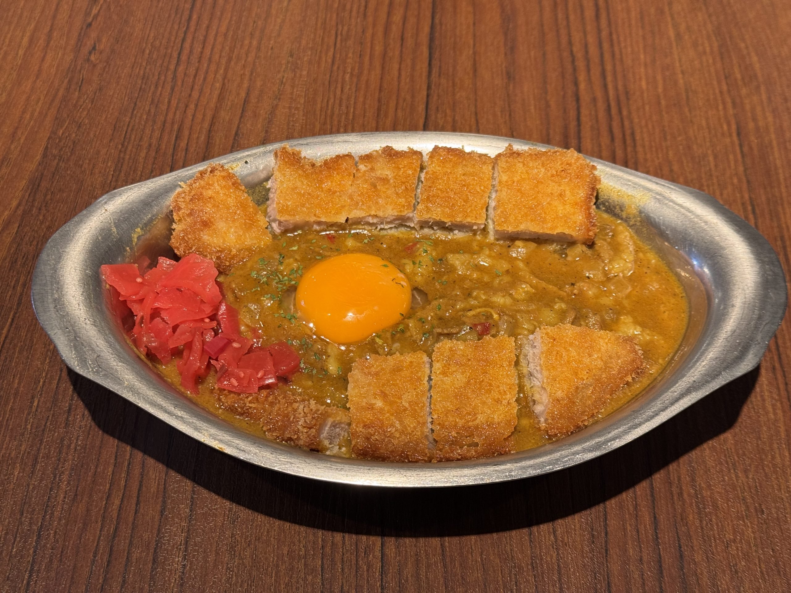 本屋でカレーライスが食べられるという情報は事実 / 神保町ブックセンターのカツカレー