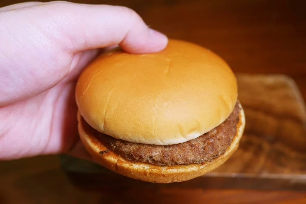 マクドナルドのハンバーガー190円に値上げで「高い」って声があるけど逆！ 安いよ