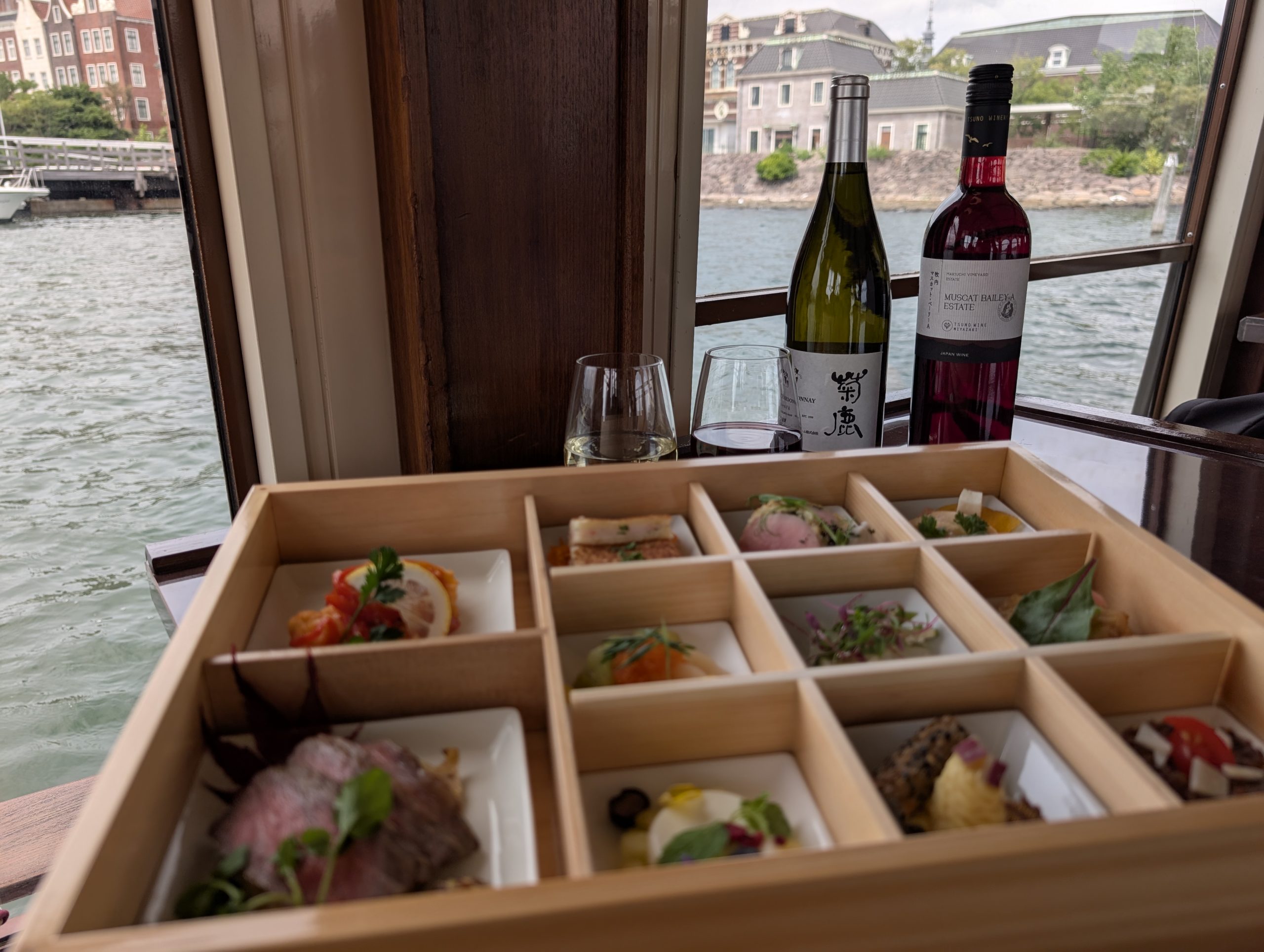 ソムリエおすすめめの九州産ワイン＆アペリティフをクルーズで堪能！長崎・ハウステンボスの秋グルメ