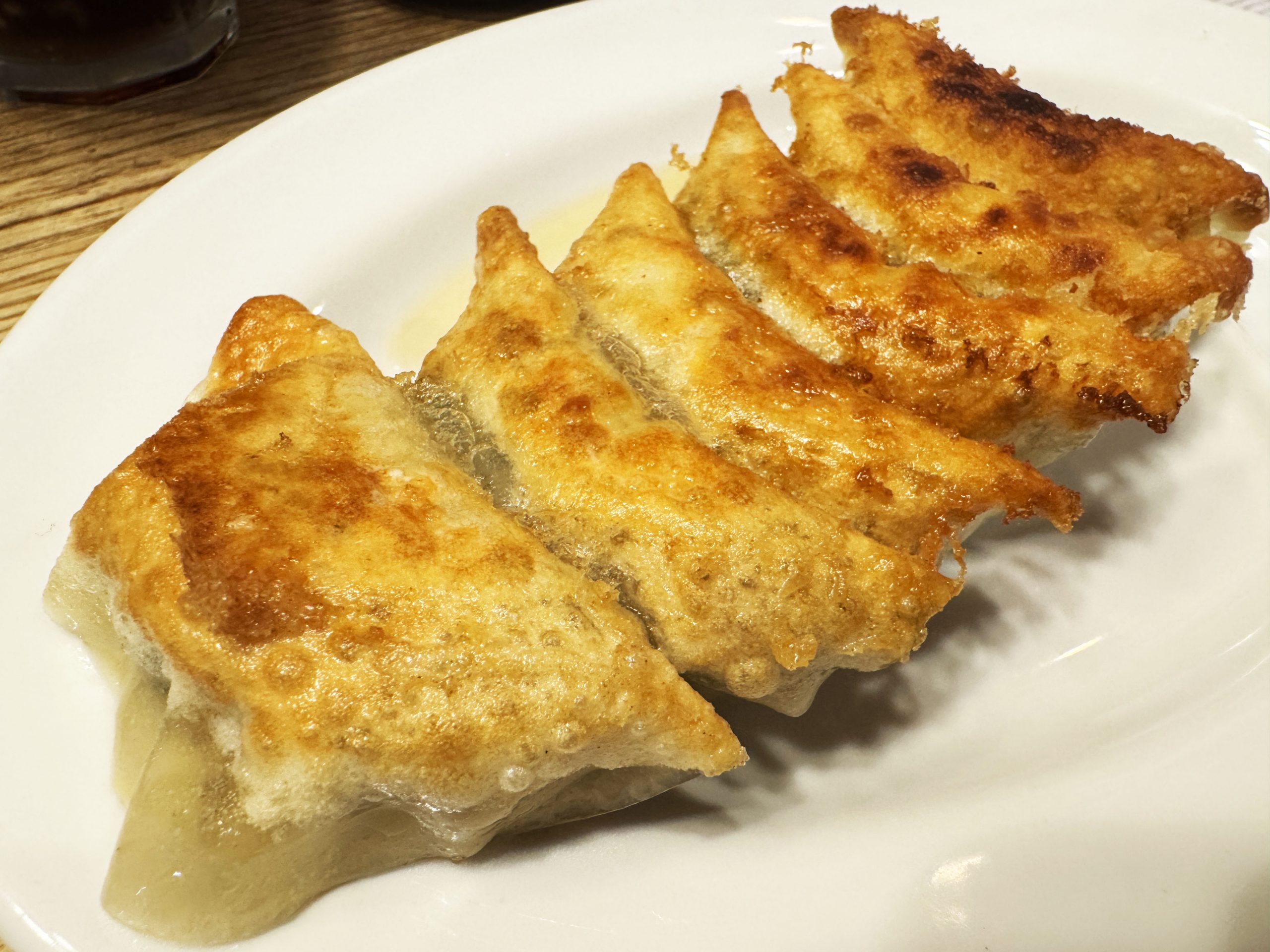 【激ウマ】ひろゆきが推す広島県・尾道の餃子屋「四一餃子」で食べた結果→ 感動した件