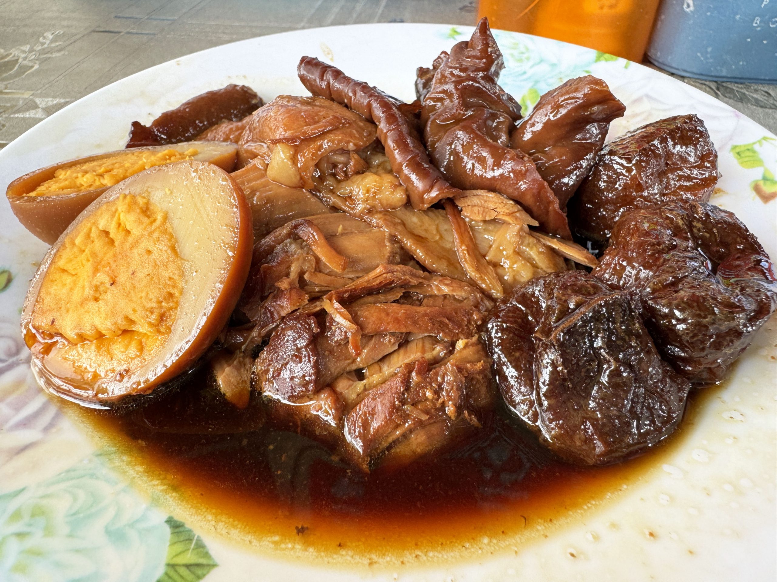 タイ人が認めたタイ人によるタイ人のためのカームー専門食堂に行ってみた