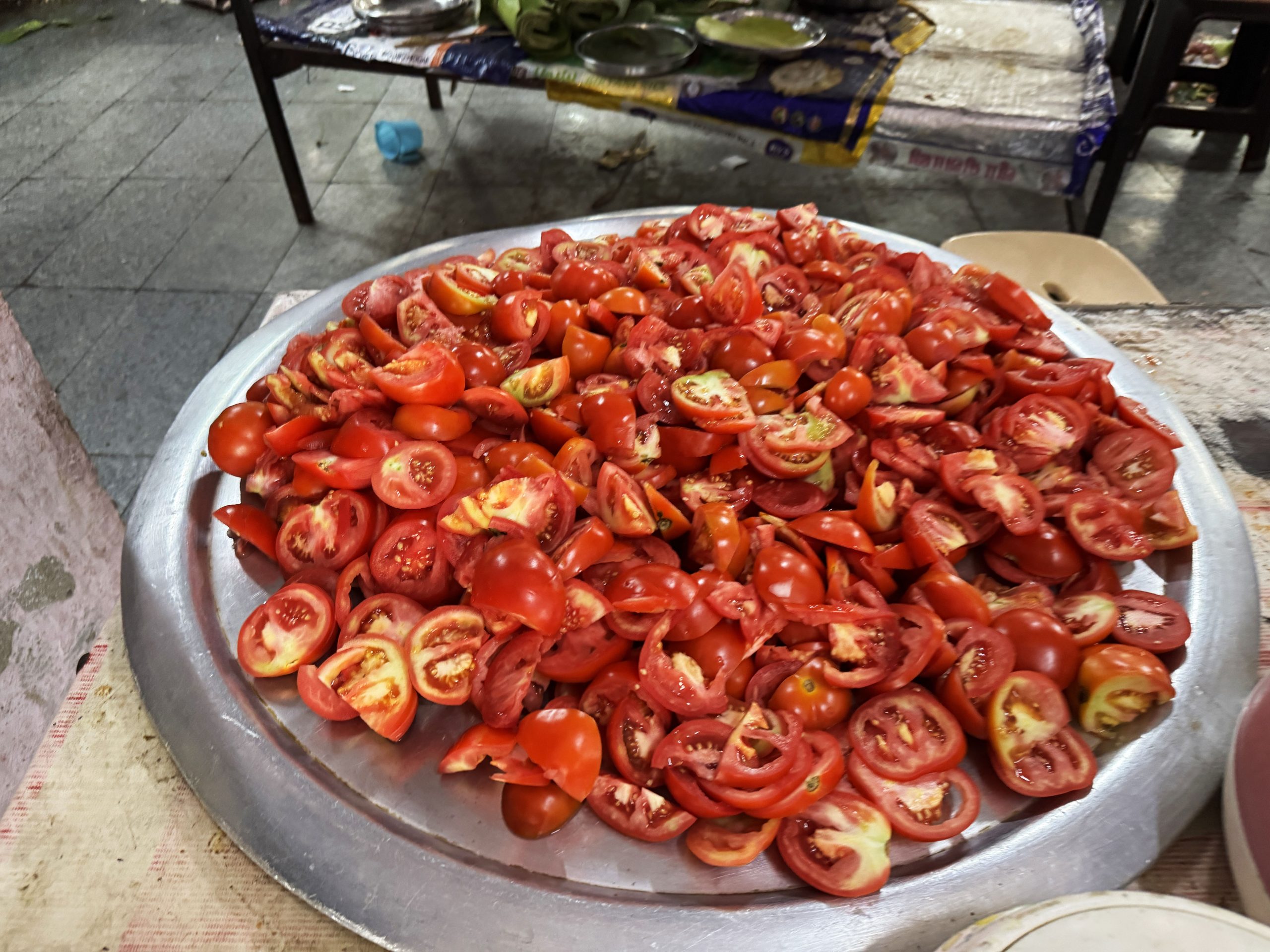 インド警察の中にあるカレー大衆食堂「ポリス食堂」に日本人が行ってみた→ 警察官に指摘される「おい!!!!!」