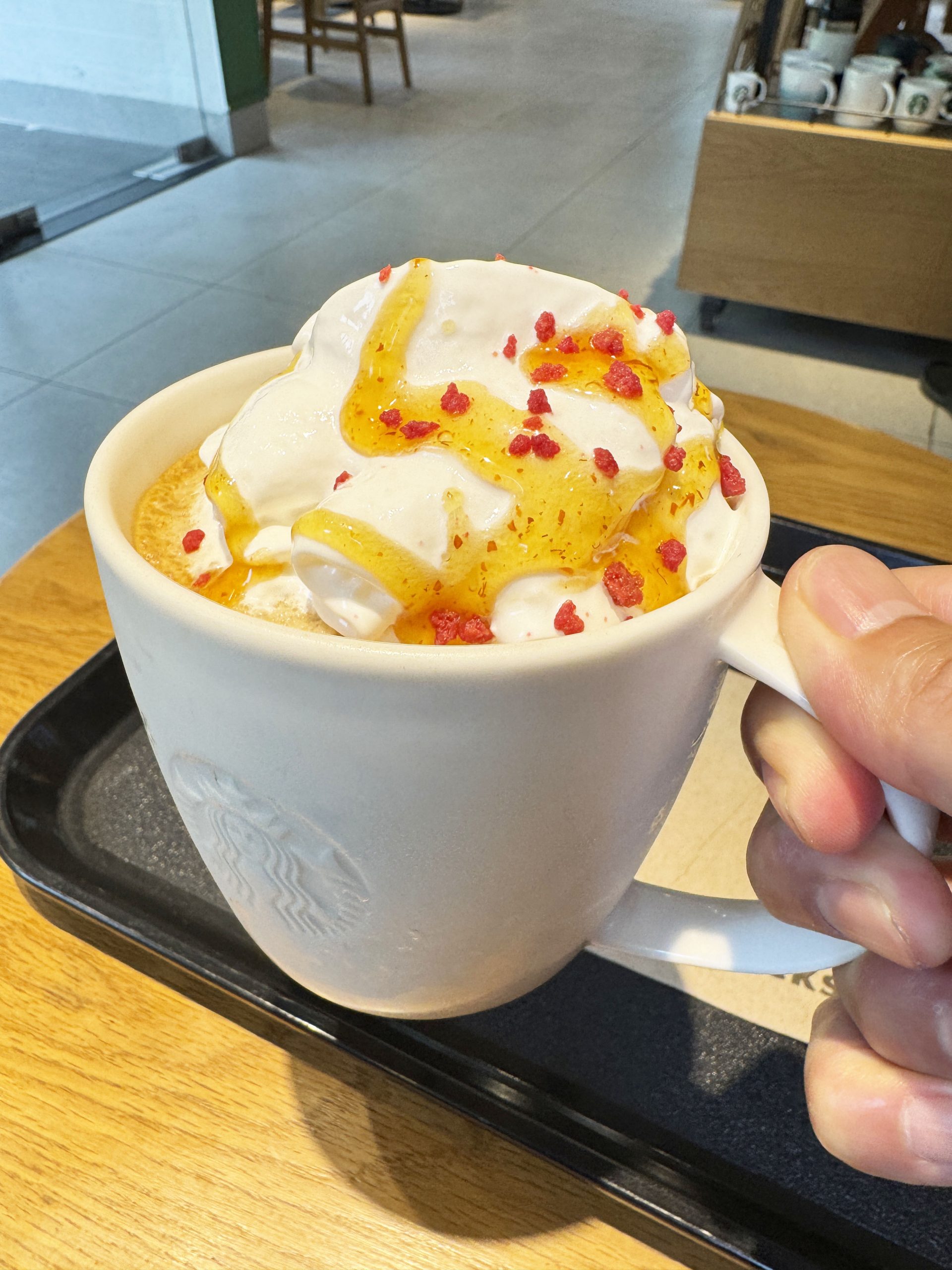 インドのスタバに行けばインドスパイス系のドリンクを飲むことができますよ