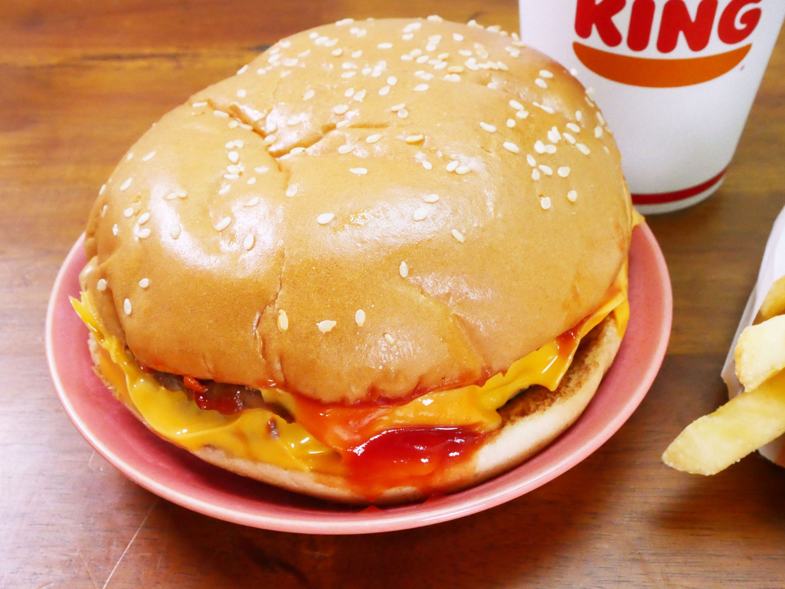 今日めちゃくちゃキスするかもしれないのにバーガーキングのニンニクマシマシバーガー食べた結果