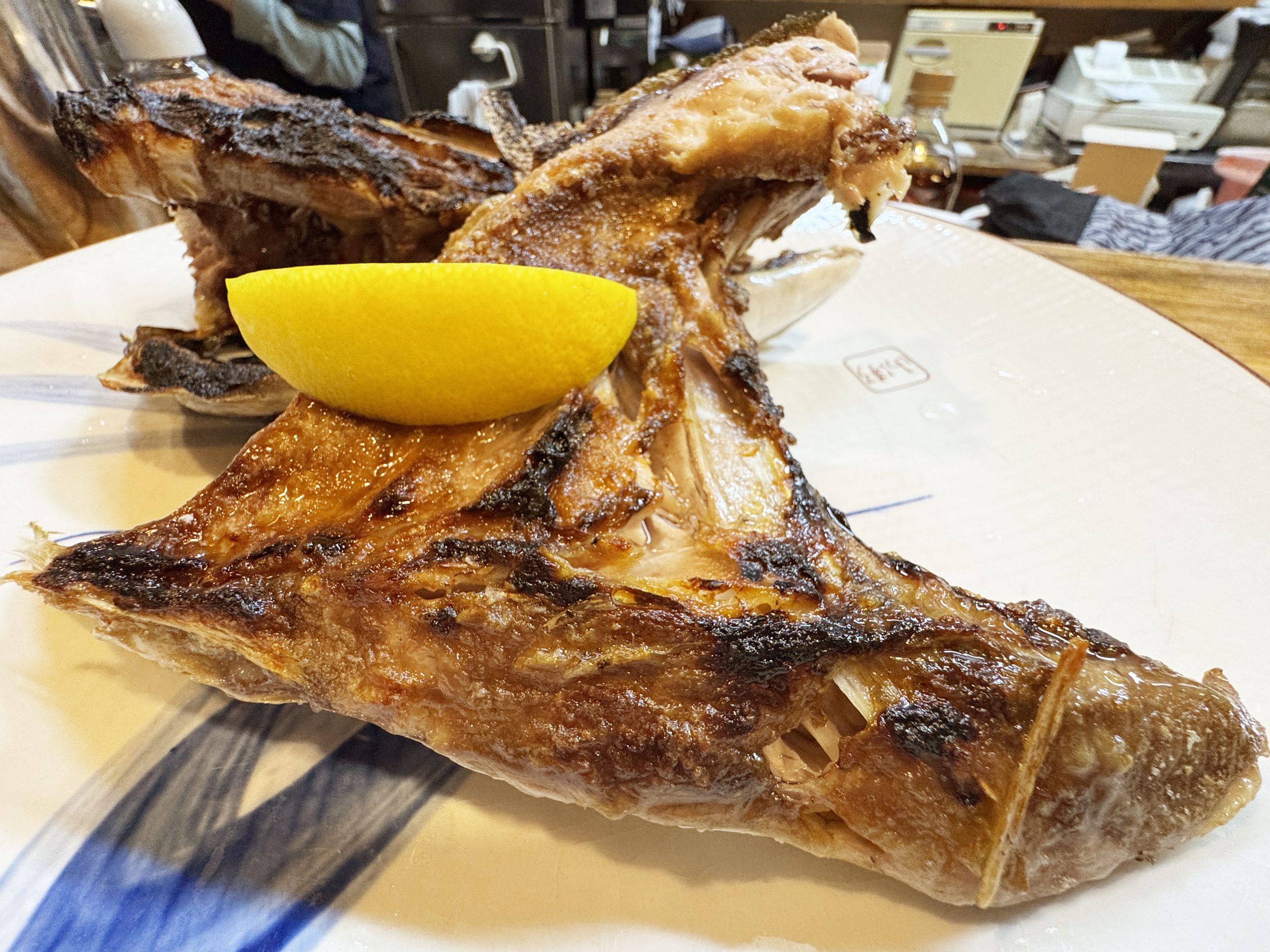 【孤独の旅グルメ】新潟・佐渡で極上のブリカマとブリ刺身を食べるならココが最高な件 / 食事処まつはま