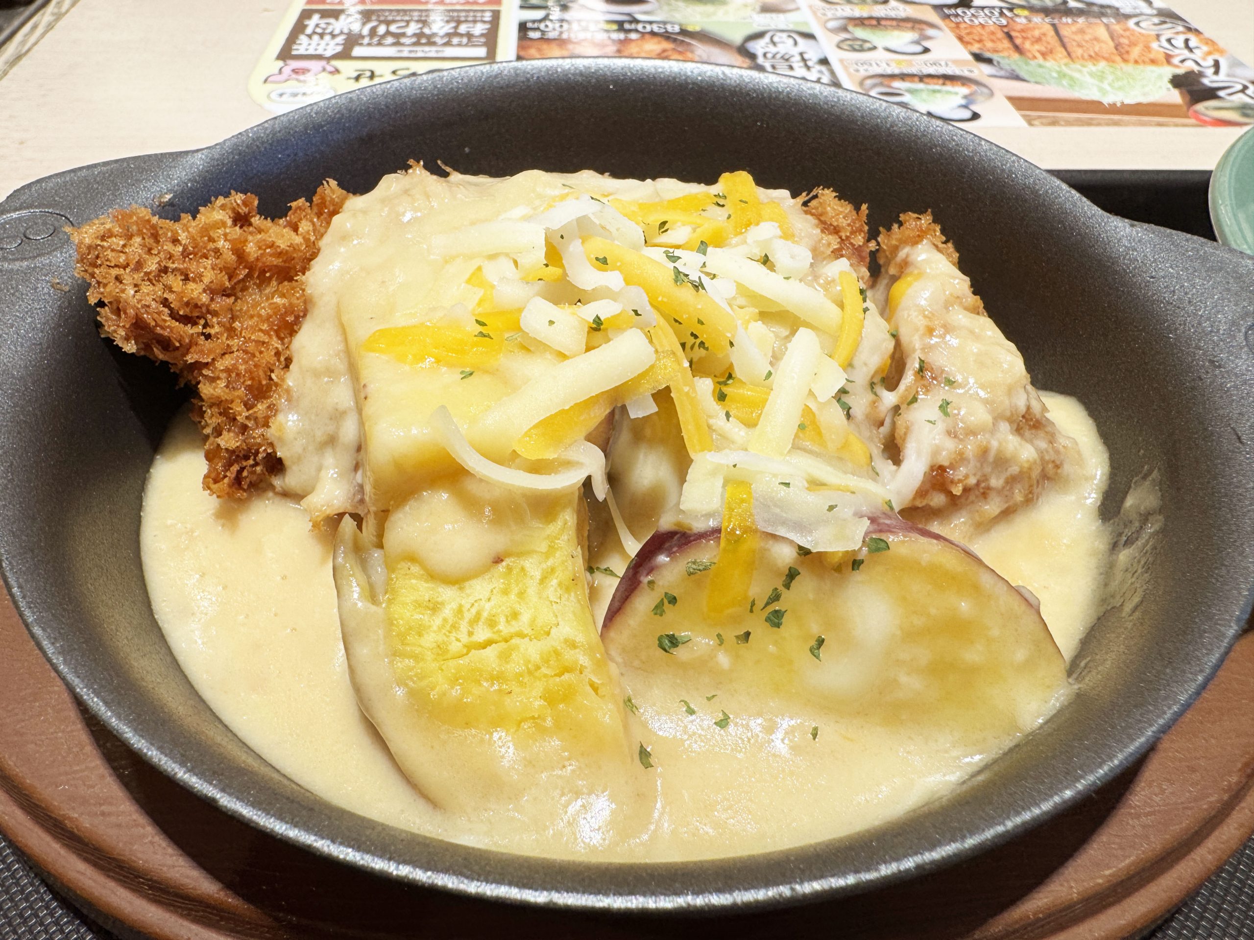 松屋のシュクメルリが「松のや」で復活→ こうして食べると美味さがレベルアップ