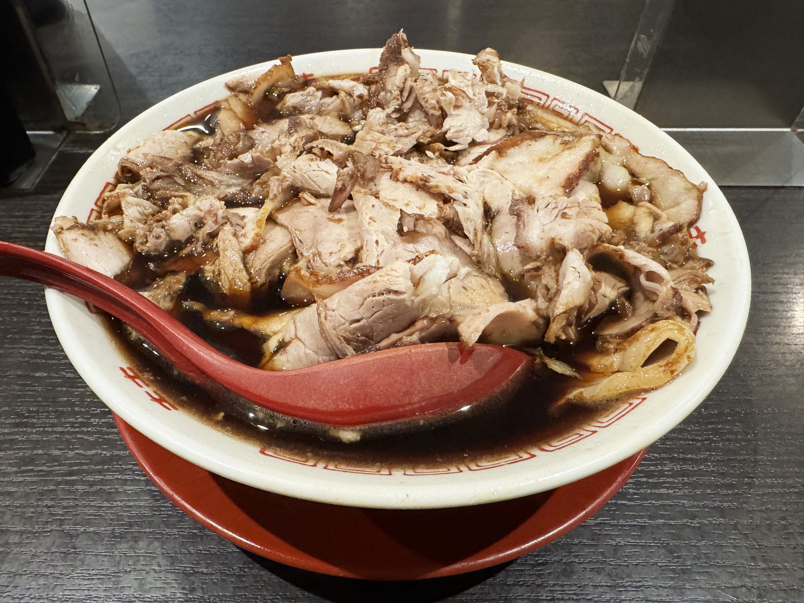 【京都グルメ】新福菜館のラーメンを超おいしく食べるための「あまり知られてない裏技」