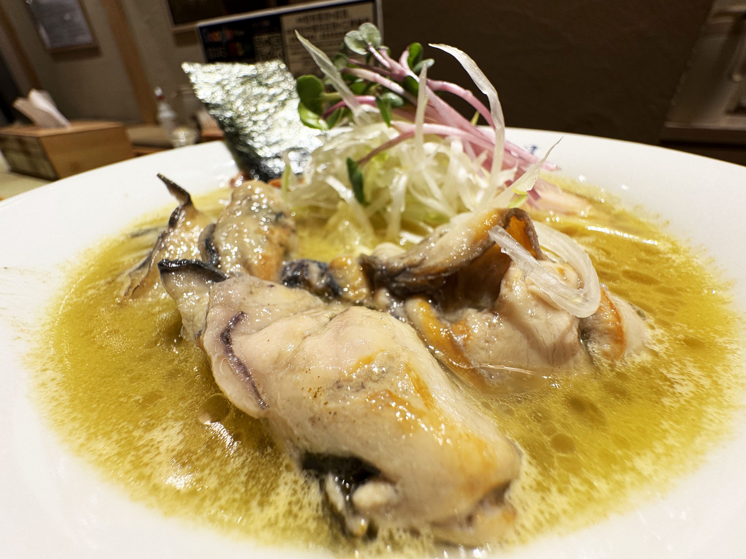 東京・築地のラーメン屋「牡蠣と貝」に行って牡蠣ラーメンを食べた件を話そうか