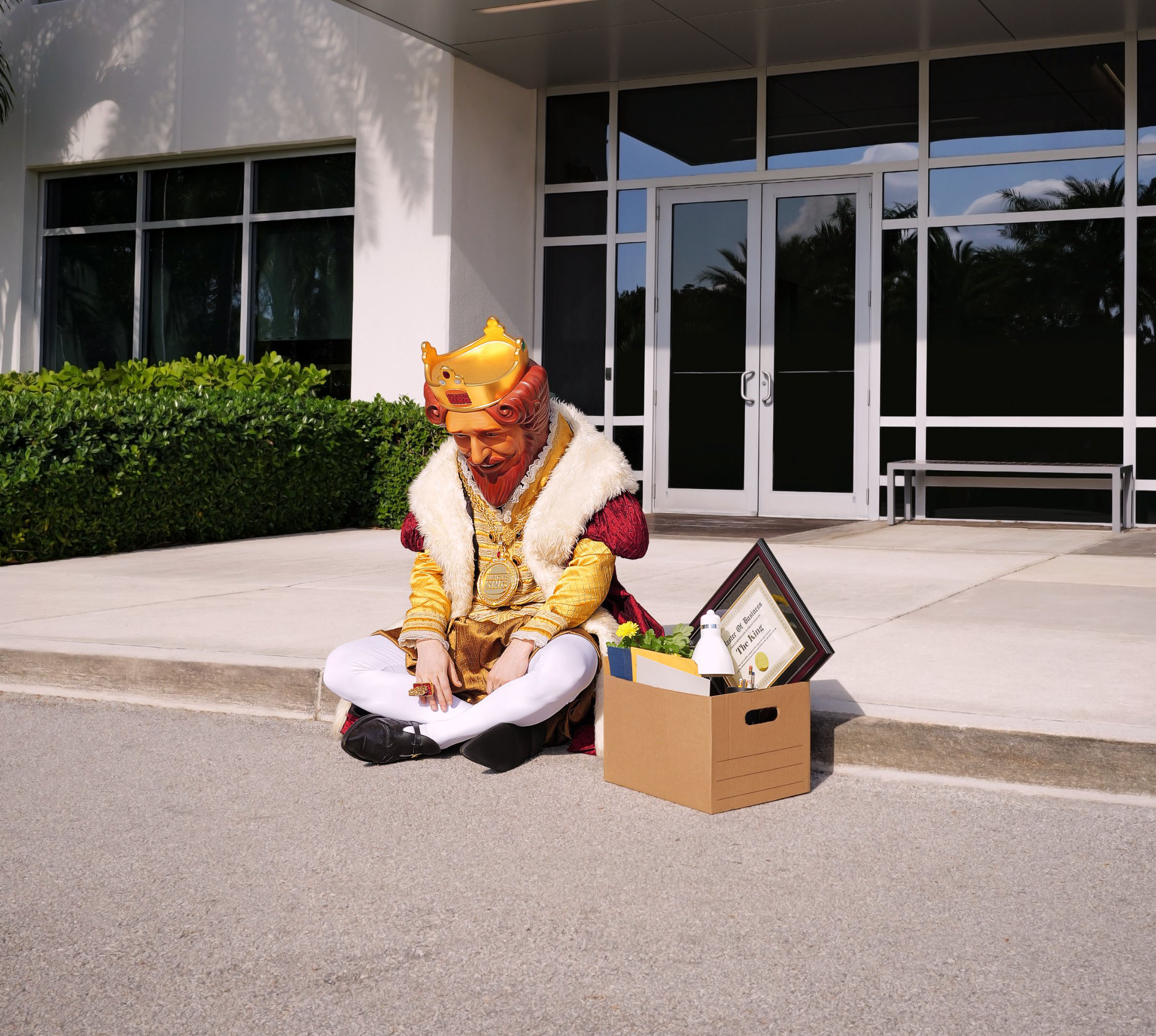 バーガーキングがバーガーキングを解雇される→ 解雇時の写真をバーガーキング公式が公開