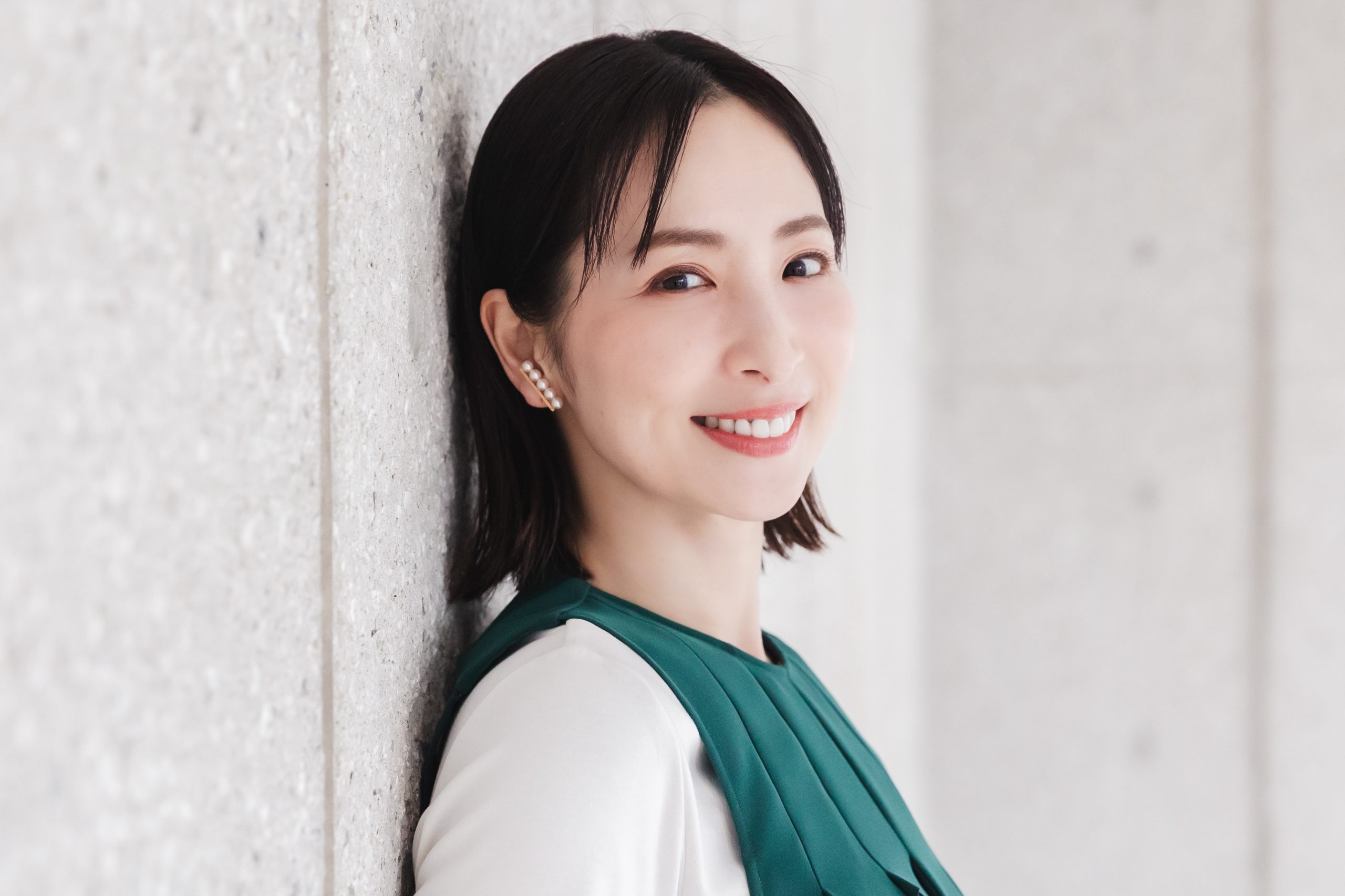 真飛聖インタビュー　新国立劇場『ガールズ＆ボーイズ』で一人芝居に初挑戦「幸せな時間になるんじゃないかなと感じています」