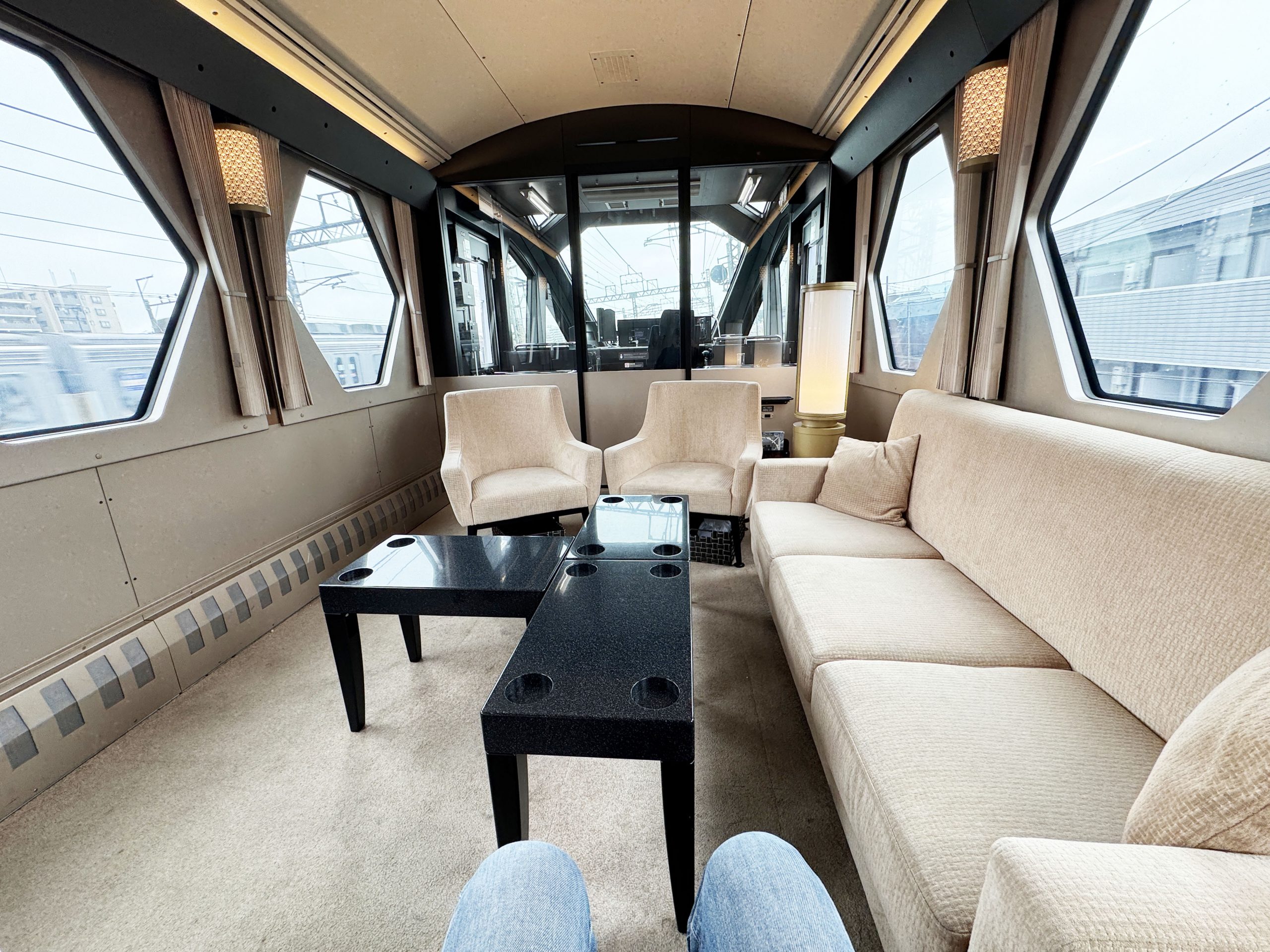 【鉄道旅】日本最高峰の贅沢な電車・スペーシアXの「コックピットスイート」に乗ってみた