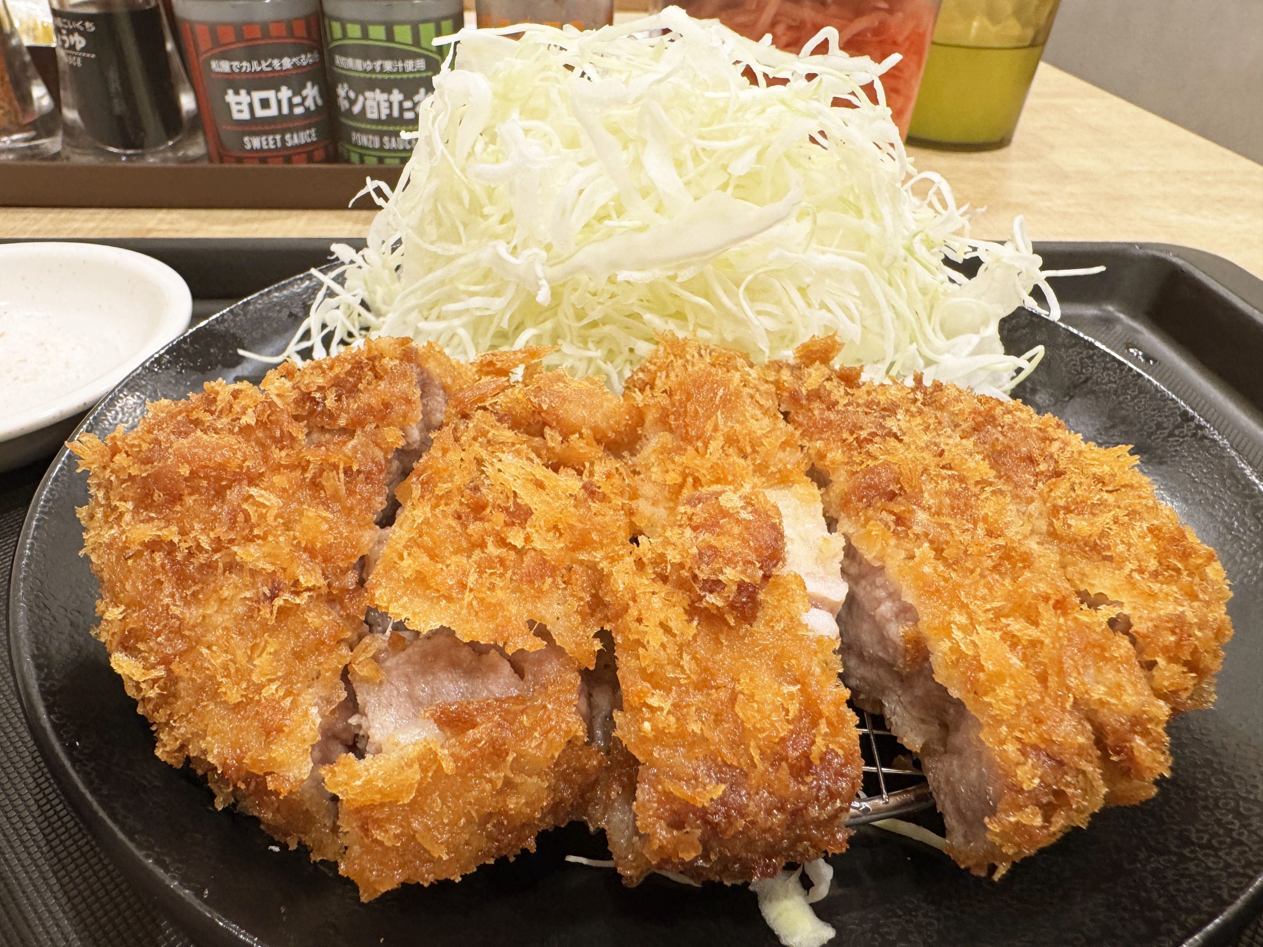 松屋フーズ「松のや」が激安価格で販売するため一気に500トン仕入れた豚肉のとんかつを食べた結果