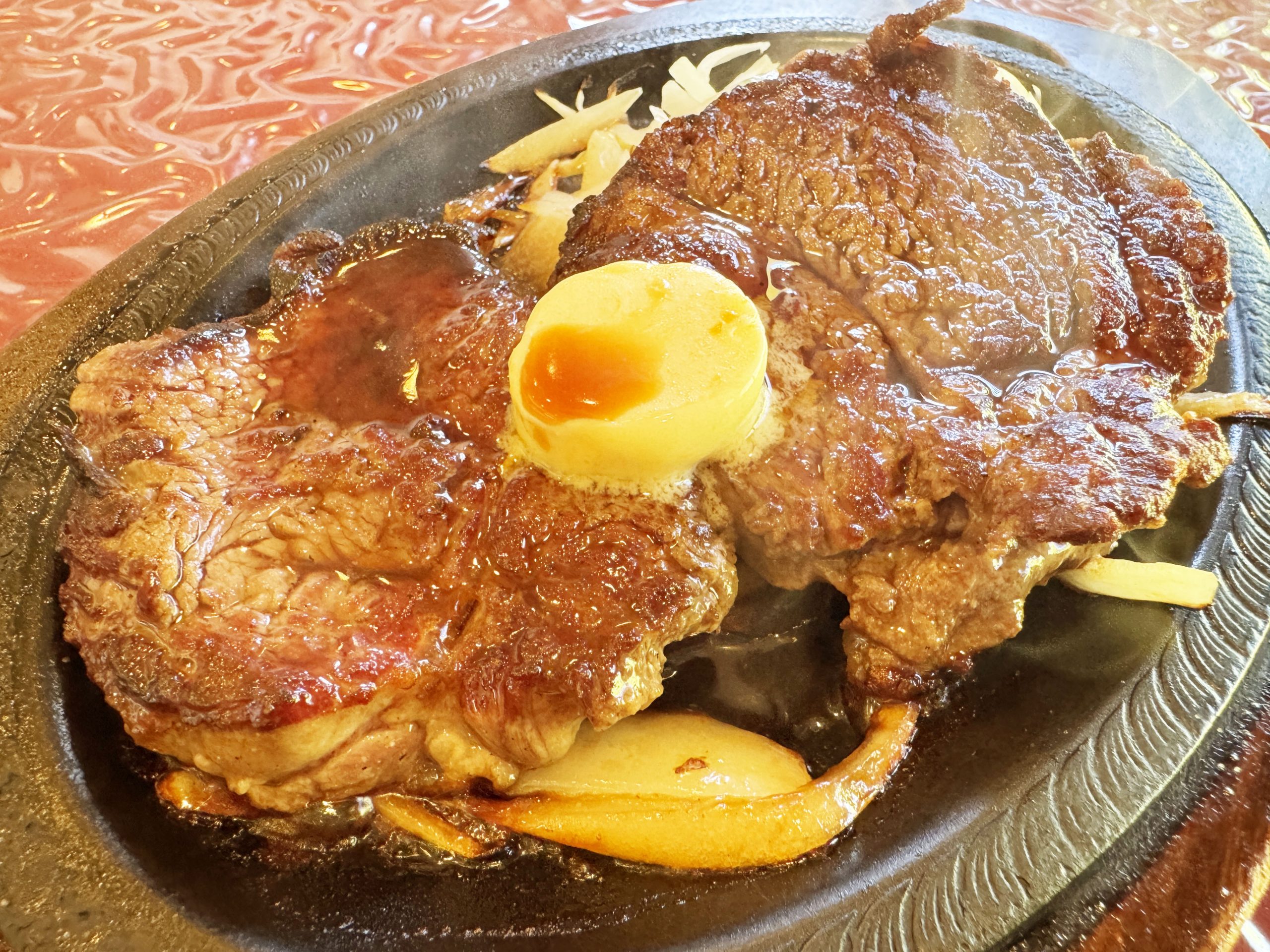 【究極グルメ】ステーキハウス・パシモンの「ヤングマンリブステーキ」が美味しすぎる件→ 鳥羽周作シェフも大絶賛