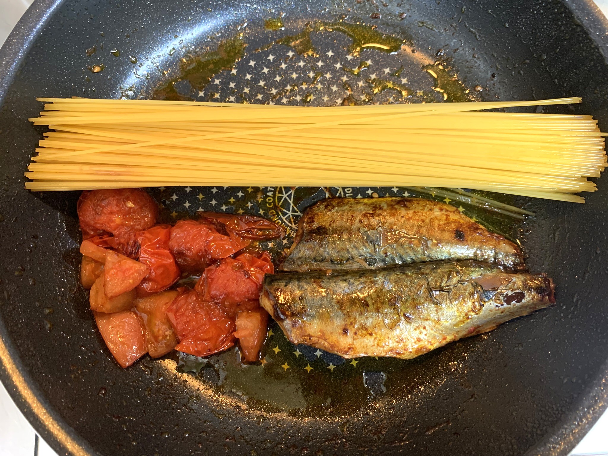 えっ調味料は塩だけ？ フライパン1つでできて失敗なし！ なのに驚くほど美味しい塩サバペペロンチーノの作り方