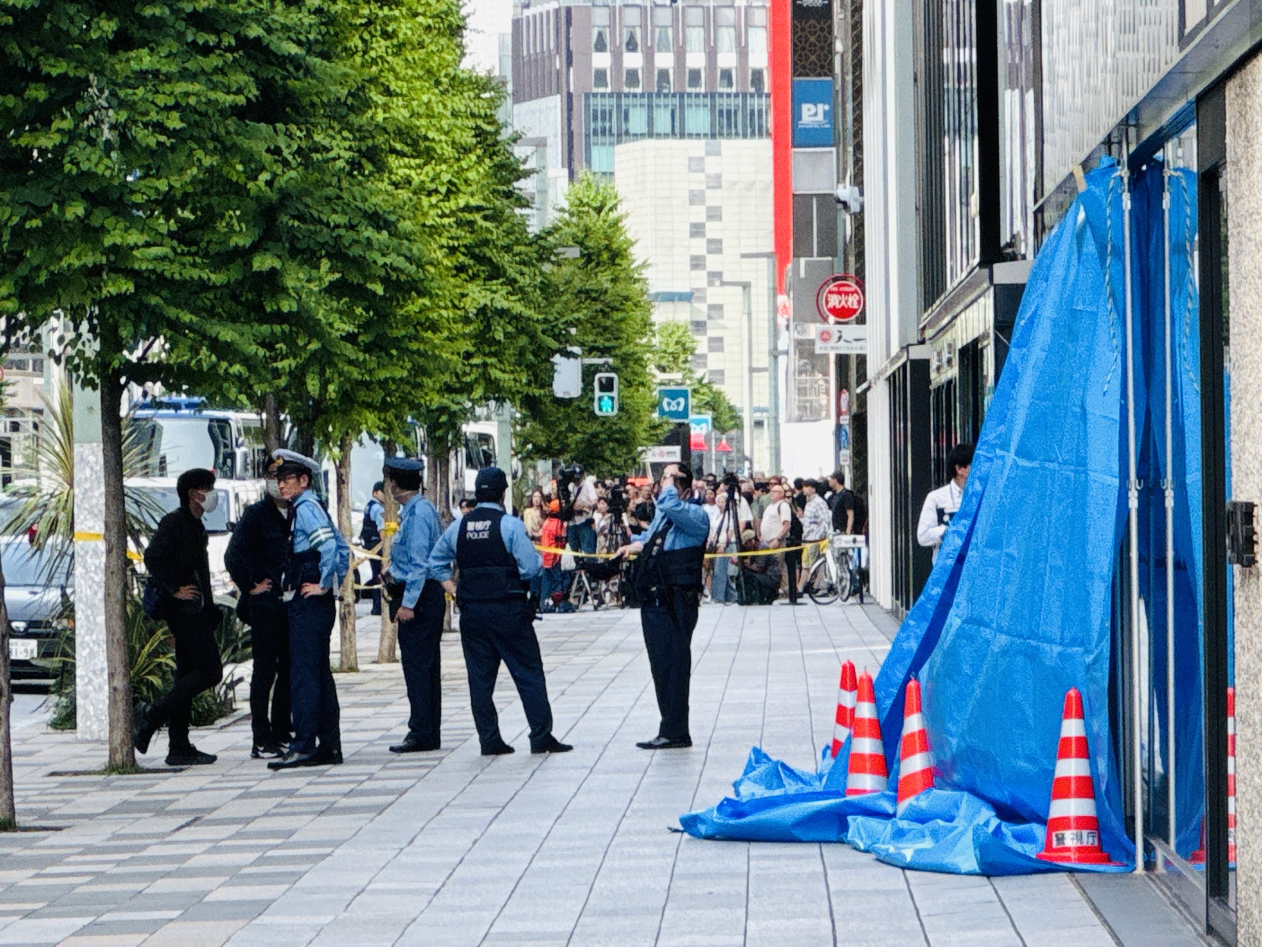【現地取材】銀座にマスコミと警察が集まる / ショッピングセンターGINZA SIXでスプレー噴射か