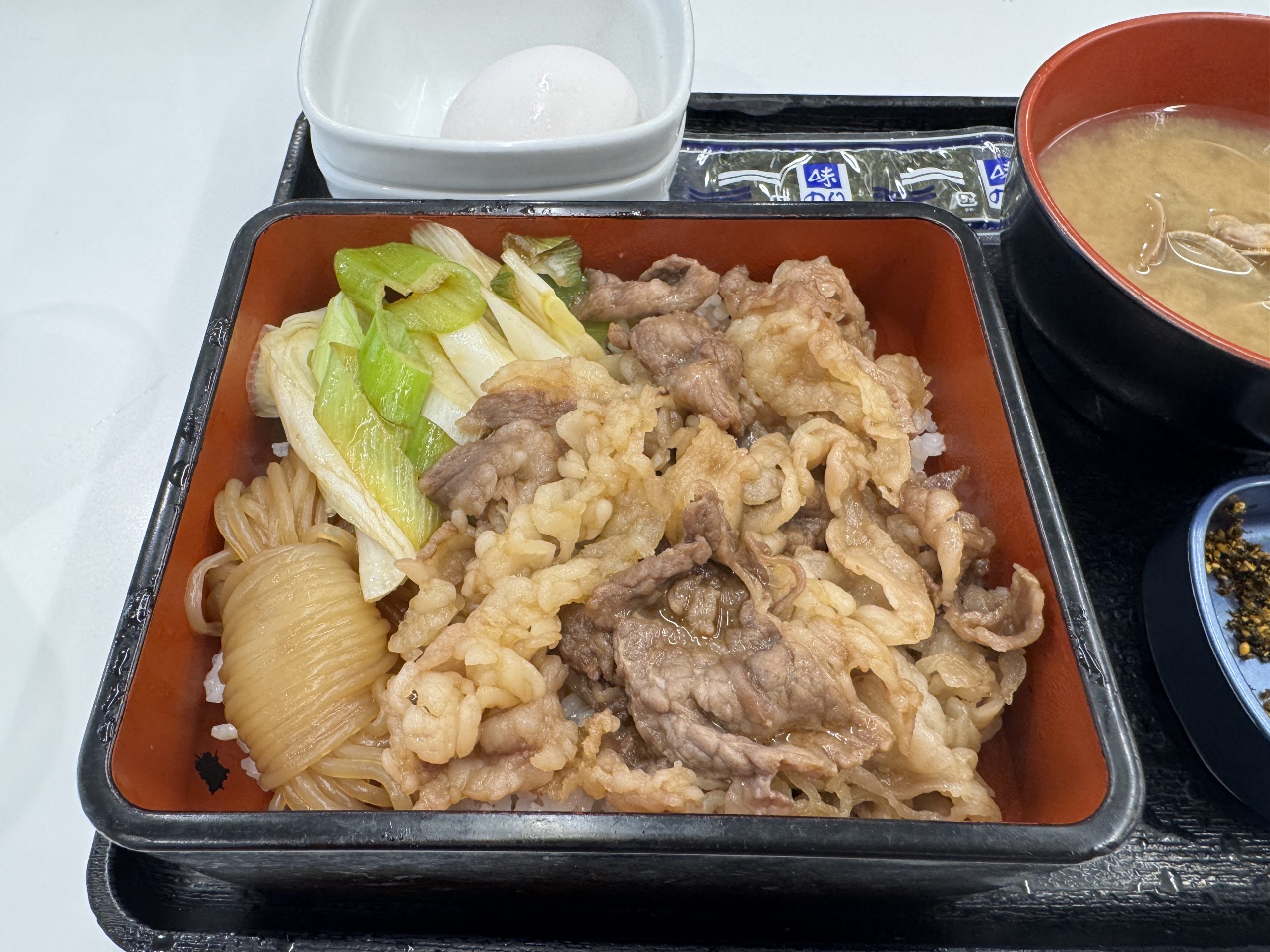 吉野家の高級料理・絶品牛重を「もっとおいしく食べる方法」がこれ