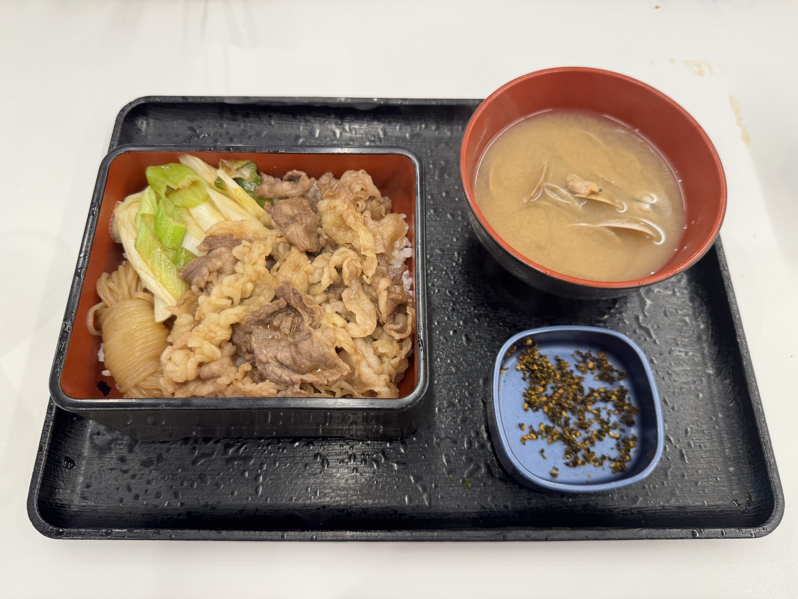 吉野家の高級料理「絶品牛重」を食べた結果→ これはアレだ